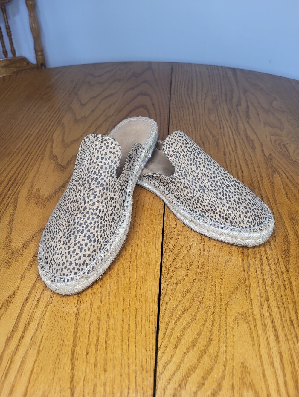 ✨️Universal Thread Cheetah Print Slip Ons sz 8